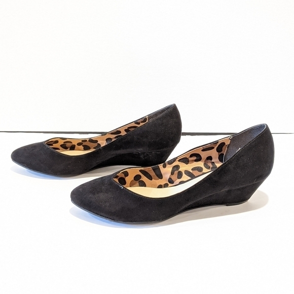 Black Flats by FIONI Clothing - Picture 2 of 11